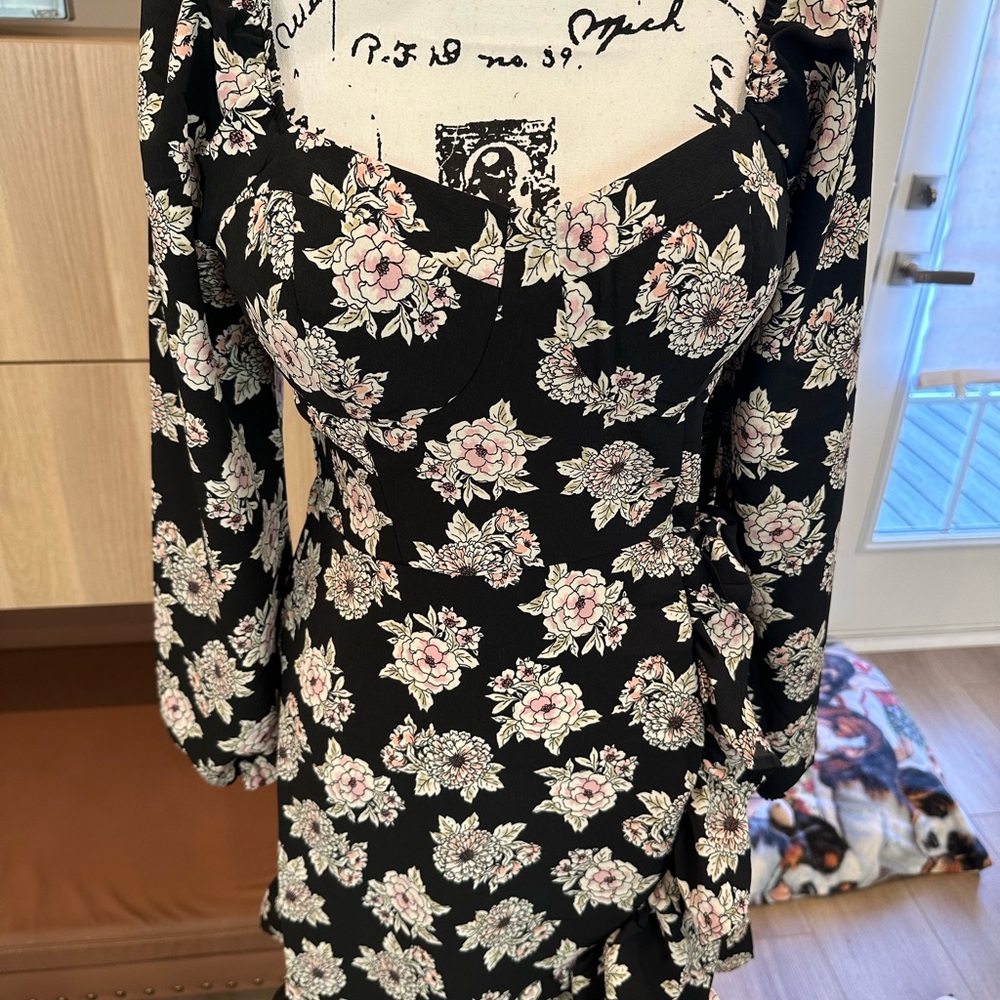 NWT- Black Floral Long Sleeve Dress FITS LIKE A WOMAN’S 6